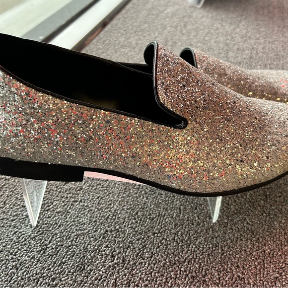 NWT Men’s Silver Glitter Slip on Shoes - Picture 2 of 6